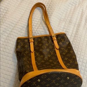 Authentic Louis Vuitton vintage bucket bag.